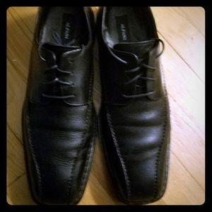 MEN'S BLACK ALFANI DRESS SHOES!